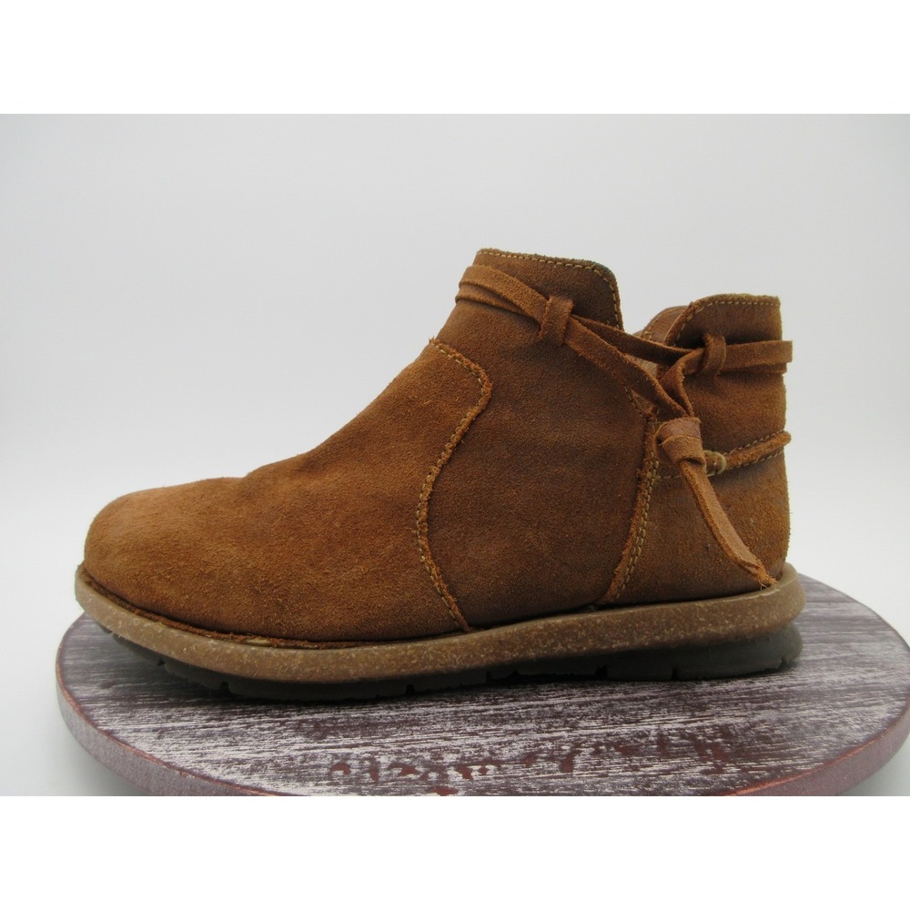 Born Boots Womens 36.5 US‎ 6 Tarklin Ankle Artesian Chukka Premium Suede Fringe